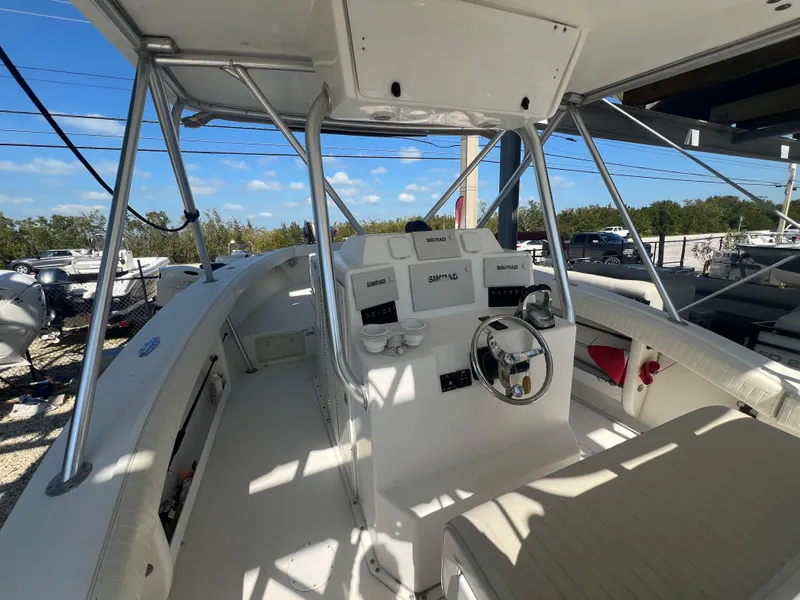 Slide: The Image of Ocean Master 31 Center Console 2002 - 3