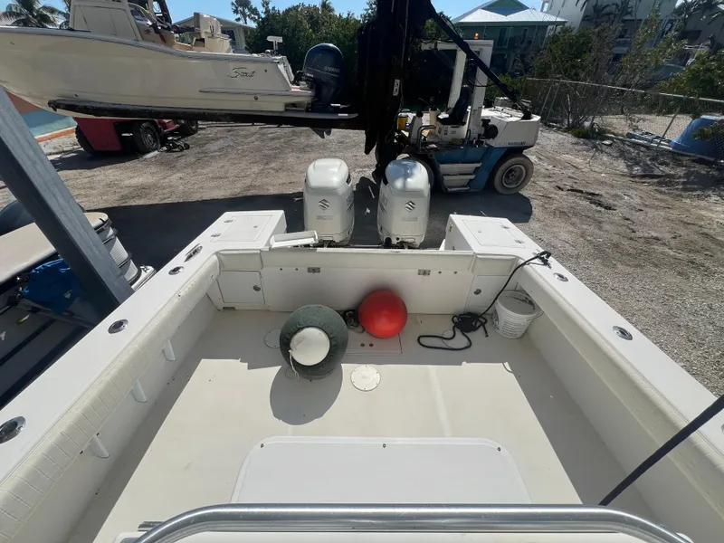 Slide: The Image of Ocean Master 31 Center Console 2002 - 9