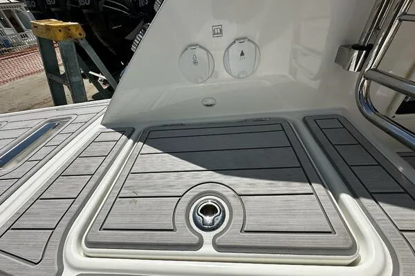 Slide: The Image of Jeanneau Leader 9.0 WA 2024 - 55