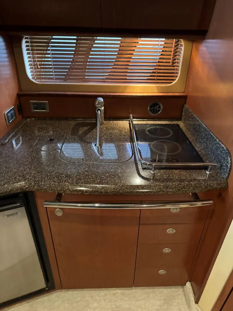 Slide: The Image of Sea Ray 38 Sundancer 2007 - 51