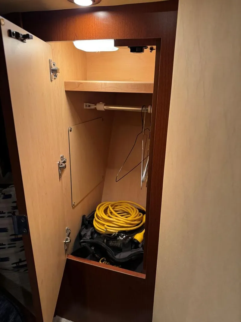 Slide: The Image of Sea Ray 38 Sundancer 2007 - 56