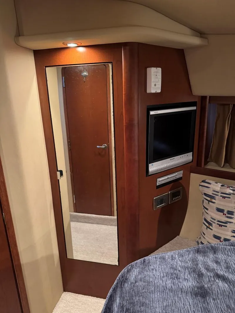 Slide: The Image of Sea Ray 38 Sundancer 2007 - 57