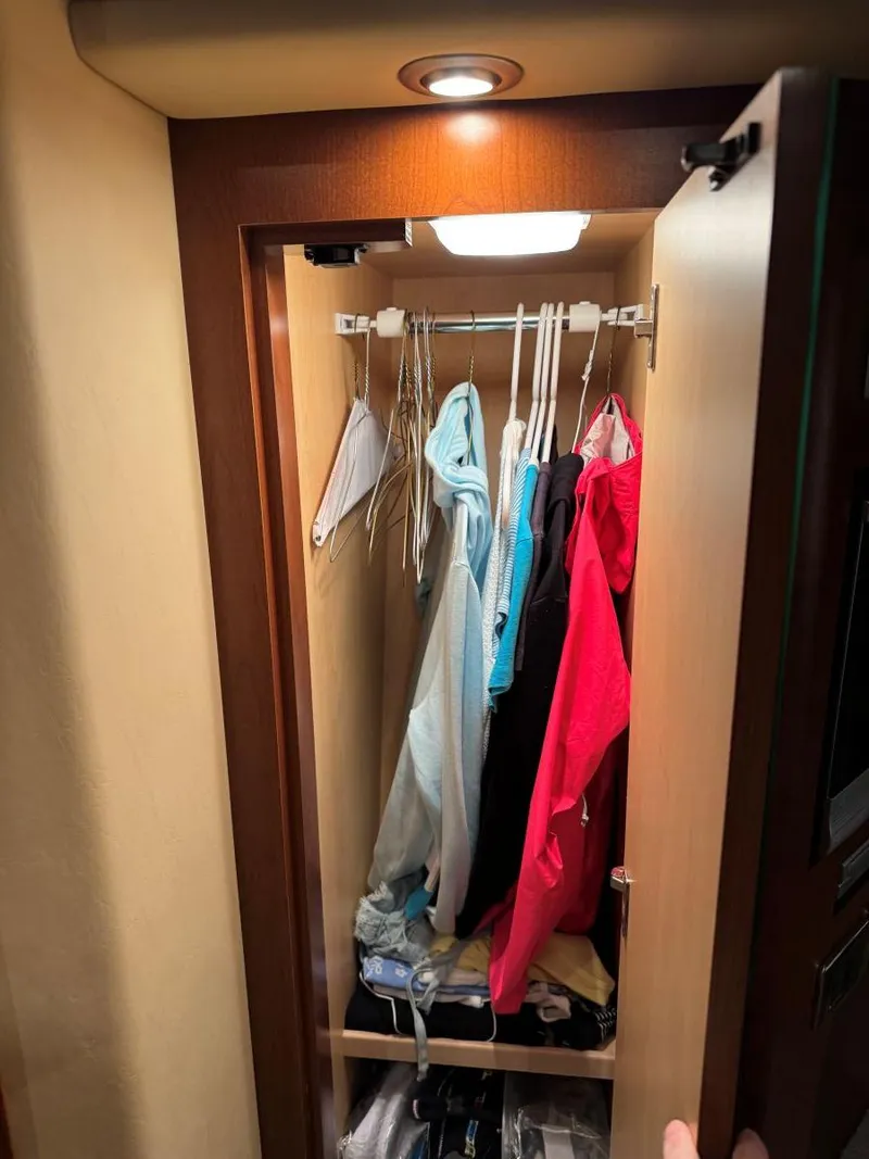 Slide: The Image of Sea Ray 38 Sundancer 2007 - 58