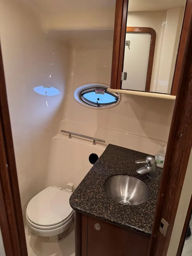 Slide: The Image of Sea Ray 38 Sundancer 2007 - 62