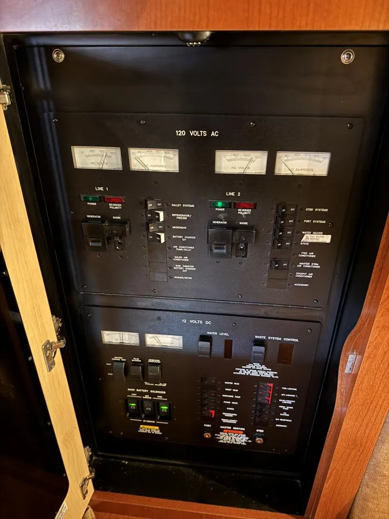 Slide: The Image of Sea Ray 38 Sundancer 2007 - 70