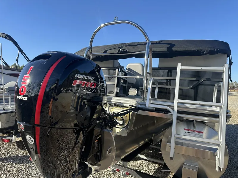 Slide: The Image of Lowe Ss 230 2025 - 5