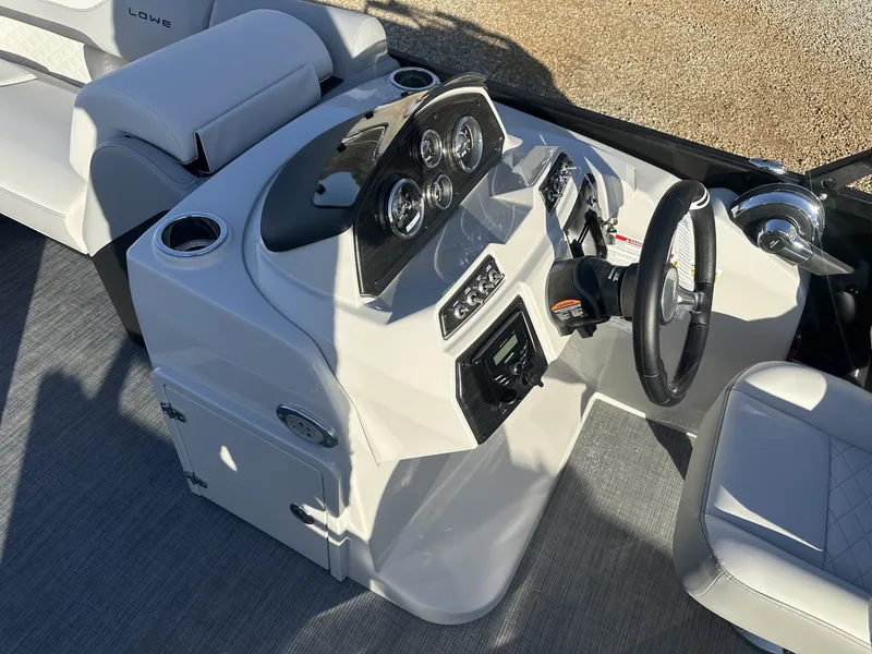 Slide: The Image of Lowe Ss 230 2025 - 9