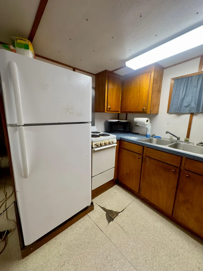 Slide: The Image of Blanchard 69 Shrimper/Freezer 2001 - 79