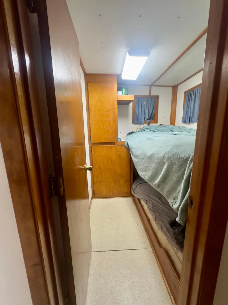 Slide: The Image of Blanchard 69 Shrimper/Freezer 2001 - 89