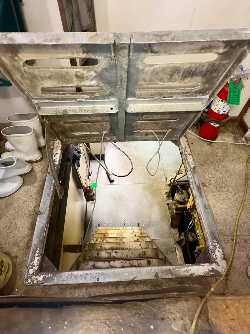 Slide: The Image of Blanchard 69 Shrimper/Freezer 2001 - 91