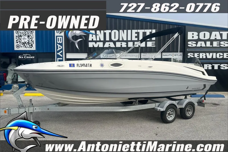 The Image of Pre-owned 2022 Bayliner VR6 Bowrider OB on trailer at Antonietti Marine. - 2