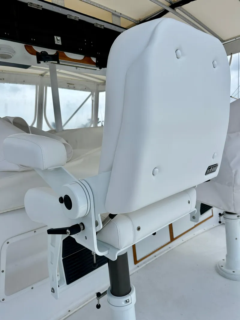 Slide: The Image of Bertram 54 Convertible 1982 - 57