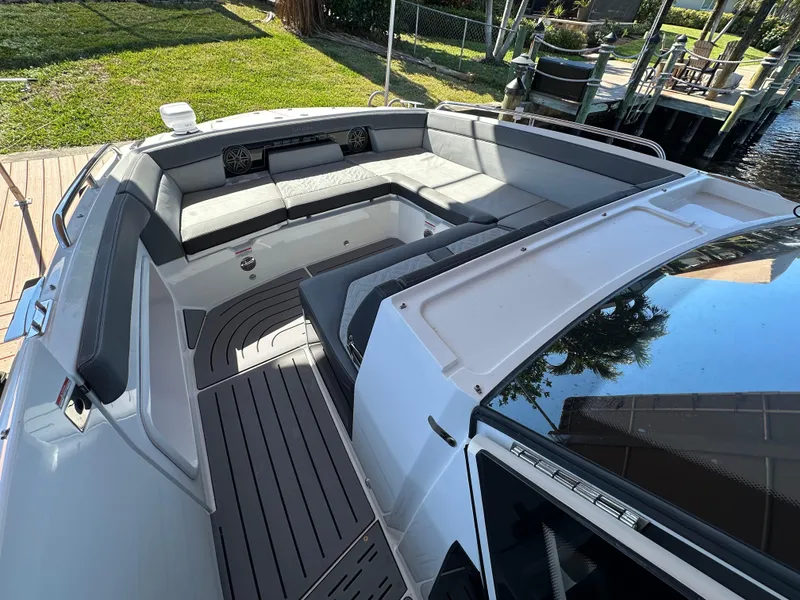 Slide: The Image of Galeon 325 GTO 2022 - 51