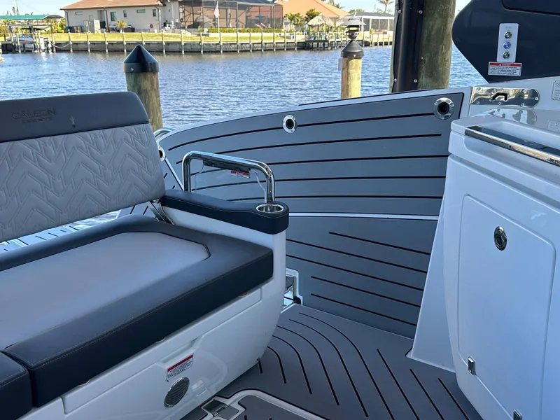 Slide: The Image of Galeon 325 GTO 2022 - 57