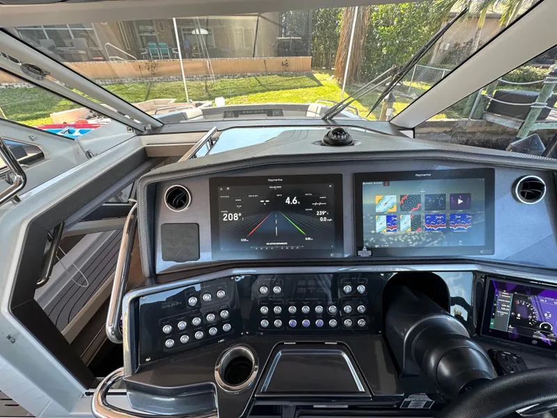 Slide: The Image of Galeon 325 GTO 2022 - 66