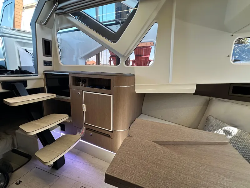 Slide: The Image of Galeon 325 GTO 2022 - 72