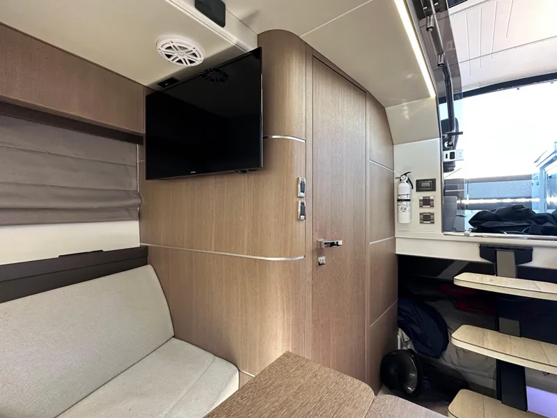 Slide: The Image of Galeon 325 GTO 2022 - 73