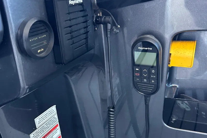 Slide: The Image of Galeon 325 GTO 2022 - 81