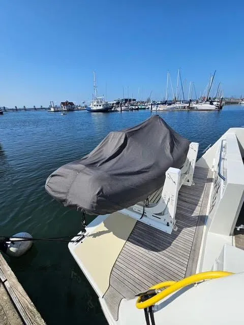 Slide: The Image of Navigator 50 1995 - 92