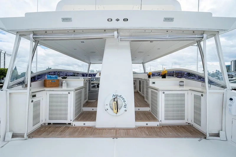 Slide: The Image of Luxurious Horizon RP 110 yacht deck, 2014 model, featuring spacious seating and elegant design. - 39