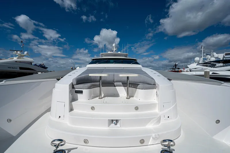 Slide: The Image of Luxury Horizon RP 110 yacht, 2014 model, with sleek design under a vibrant blue sky. - 44
