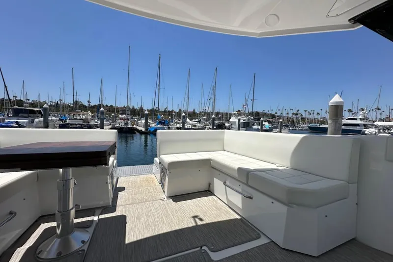Slide: The Image of Cruisers Yachts 39 Express Coupe 2021 - 15
