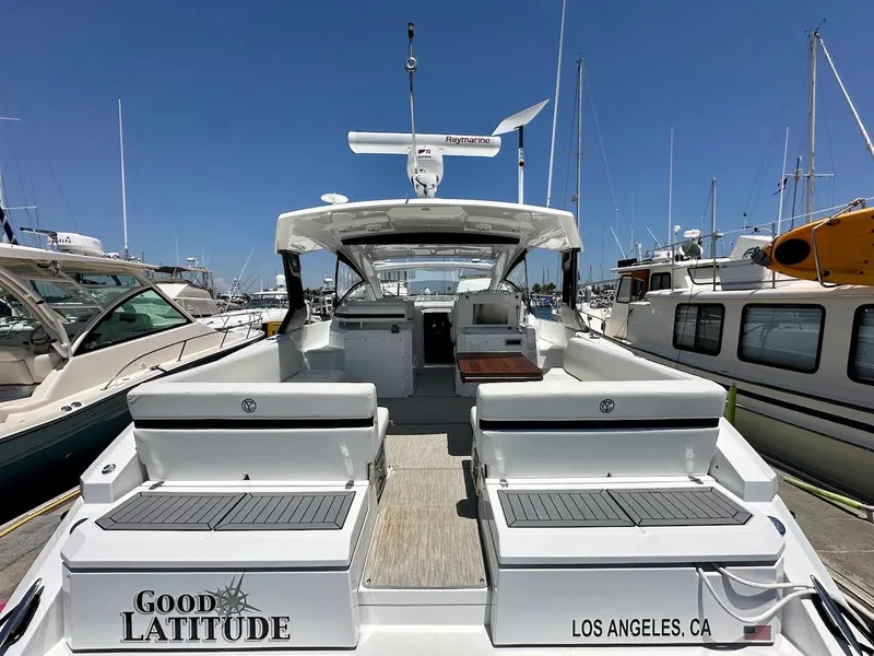 Slide: The Image of Cruisers Yachts 39 Express Coupe 2021 - 17