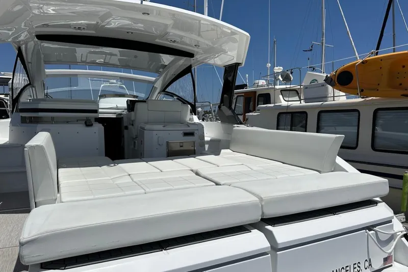 Slide: The Image of Cruisers Yachts 39 Express Coupe 2021 - 19