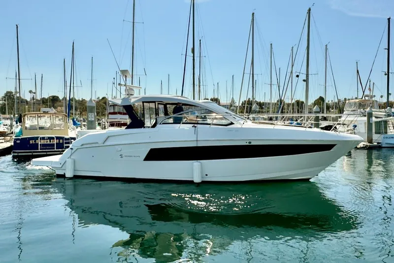 Slide: The Image of Cruisers Yachts 39 Express Coupe 2021 - 2