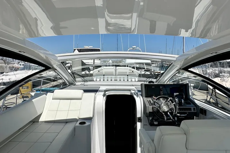 Slide: The Image of Cruisers Yachts 39 Express Coupe 2021 - 24