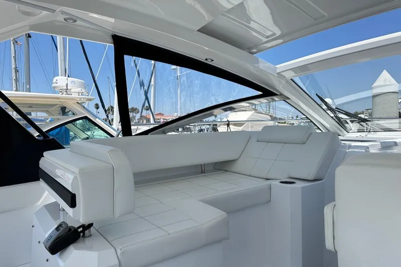 Slide: The Image of Cruisers Yachts 39 Express Coupe 2021 - 25