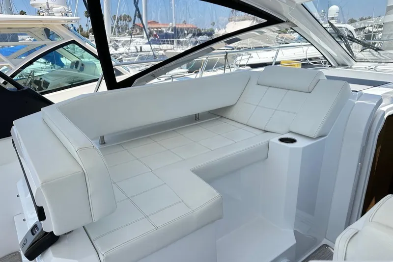 Slide: The Image of Cruisers Yachts 39 Express Coupe 2021 - 26