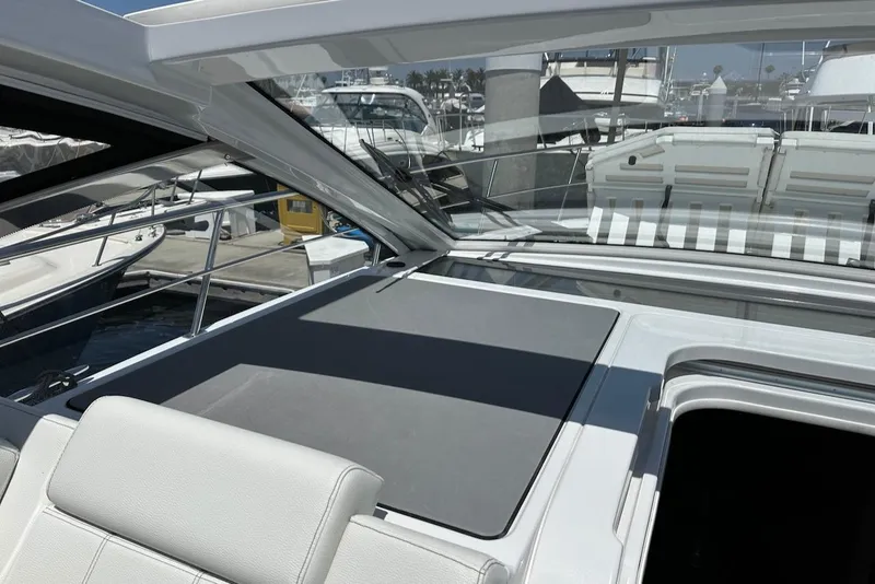 Slide: The Image of Cruisers Yachts 39 Express Coupe 2021 - 27