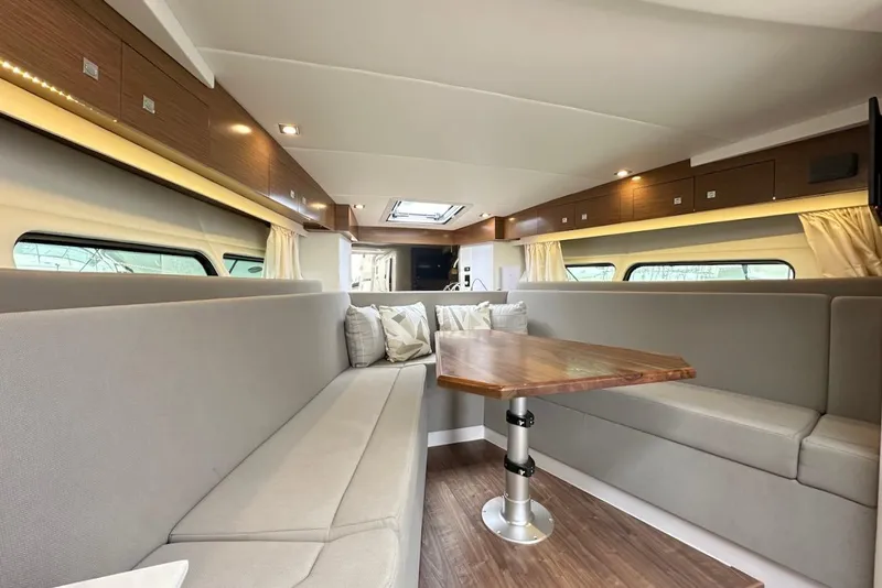 Slide: The Image of Cruisers Yachts 39 Express Coupe 2021 - 36