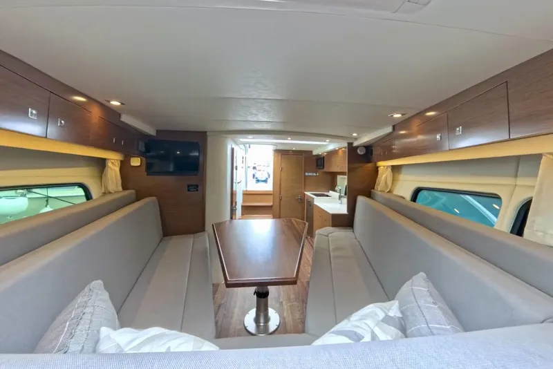 Slide: The Image of Cruisers Yachts 39 Express Coupe 2021 - 37