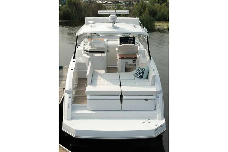Slide: The Image of Cruisers Yachts 39 Express Coupe 2021 - 62