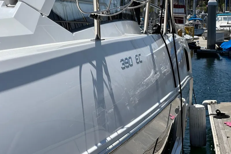 Slide: The Image of Cruisers Yachts 39 Express Coupe 2021 - 7