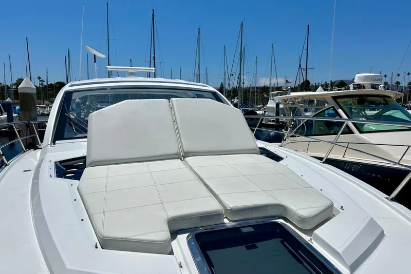 Slide: The Image of Cruisers Yachts 39 Express Coupe 2021 - 9