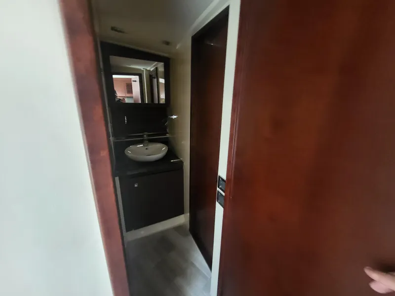 Slide: The Image of Sea Ray Sundancer 510 2013 - 64