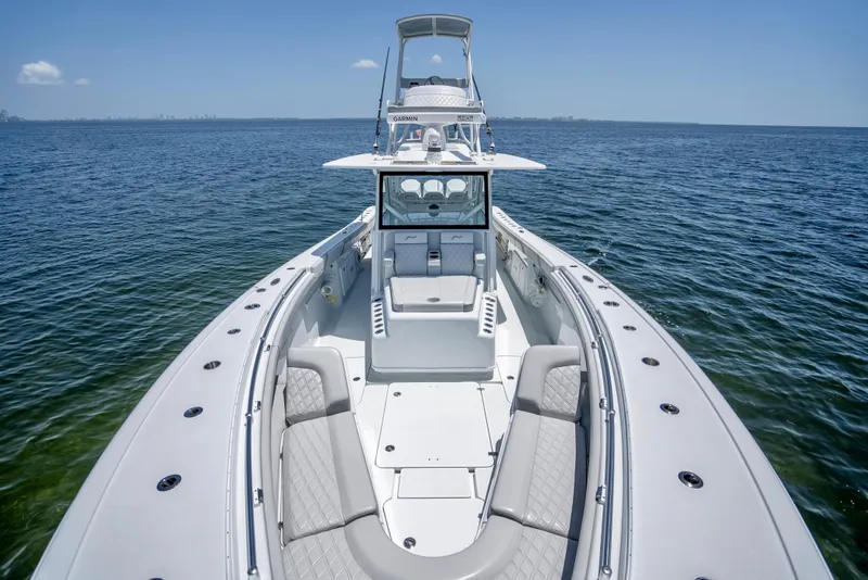 Slide: The Image of Yellowfin 42 Offshore 2023 - 57