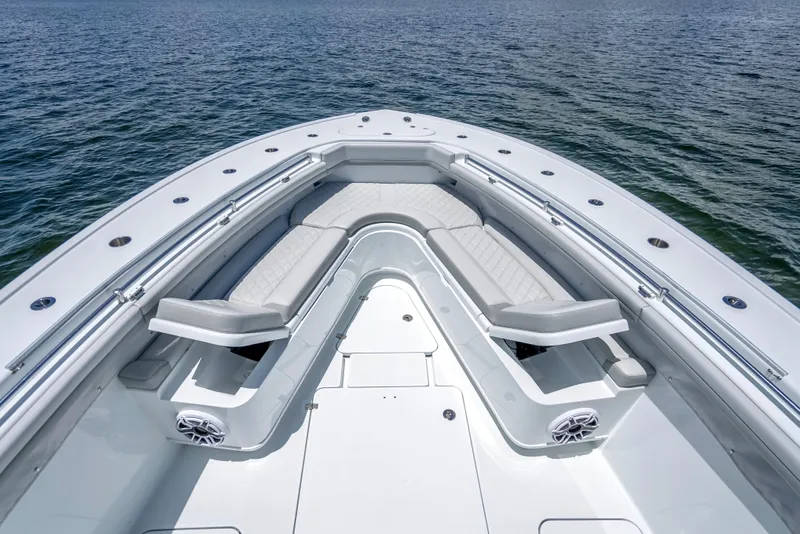 Slide: The Image of Yellowfin 42 Offshore 2023 - 58