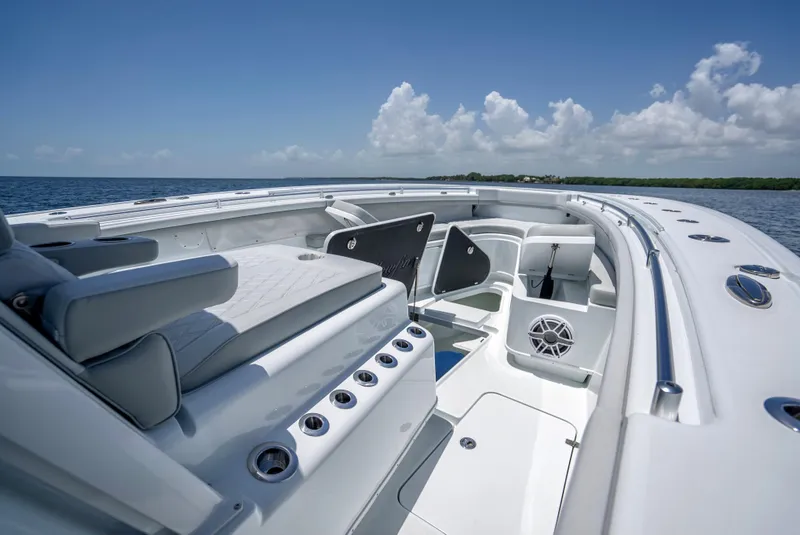 Slide: The Image of Yellowfin 42 Offshore 2023 - 59