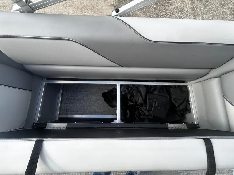 Slide: The Image of Avalon Venture Quad Lounge - 21' 2025 - 14