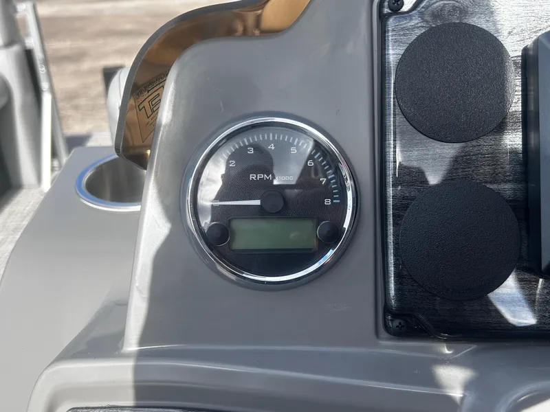 Slide: The Image of Avalon Venture Quad Lounge - 21' 2025 - 20