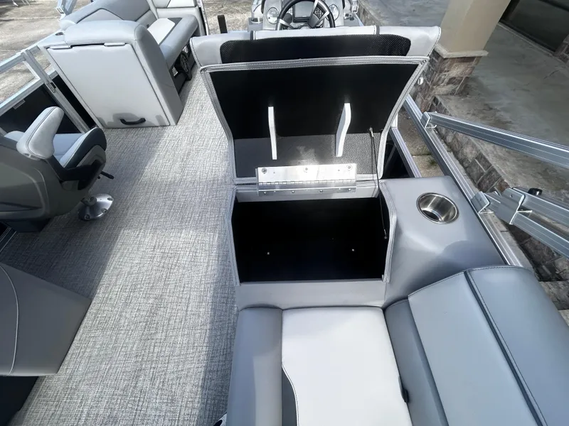 Slide: The Image of Avalon Venture Quad Lounge - 21' 2025 - 24