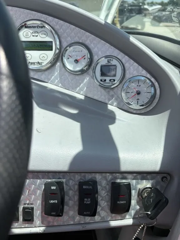 Slide: The Image of MasterCraft X9 2003 - 13