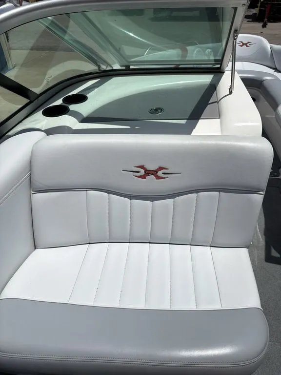 Slide: The Image of MasterCraft X9 2003 - 16
