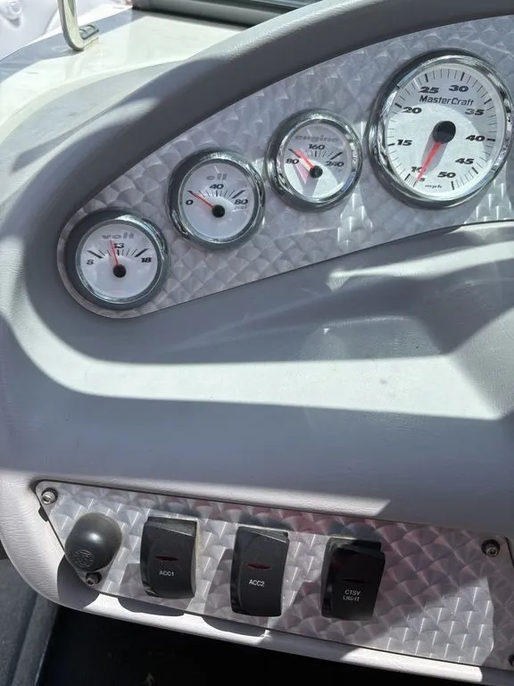 Slide: The Image of MasterCraft X9 2003 - 12