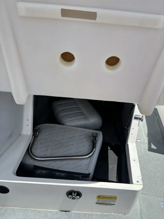 Slide: The Image of MasterCraft X9 2003 - 18