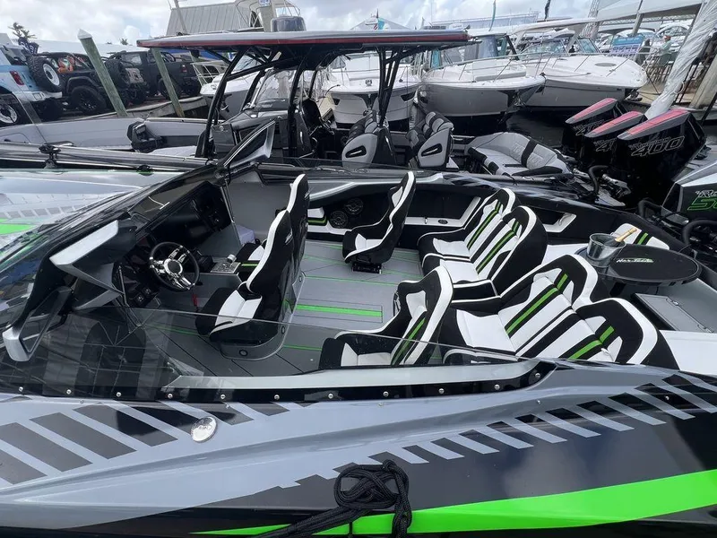 Slide: The Image of Nor-Tech 4000 Supercat 2026 - 6